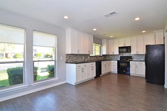 Photo - 7102 Casablanca Ct