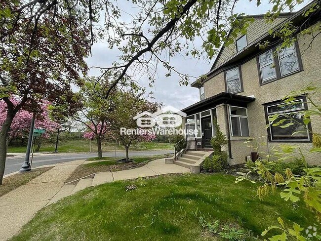 Building Photo - 803 Huron Blvd SE Rental