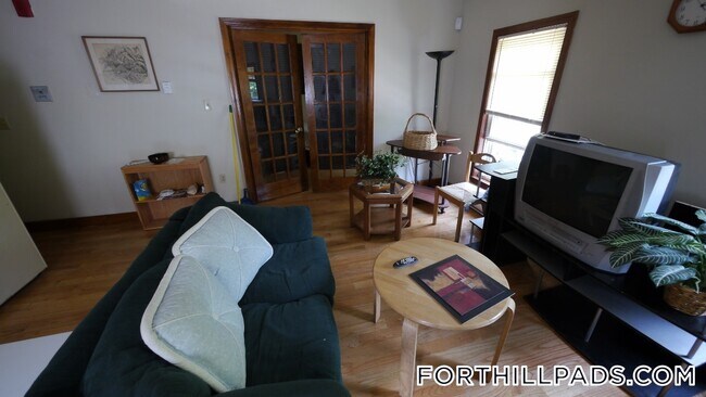 Photo - 121 Centre St Unit 3