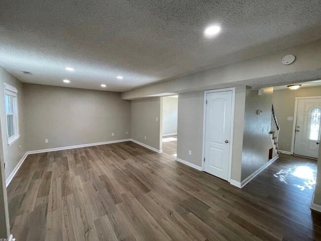 Photo - 1116 Woodcock Ln