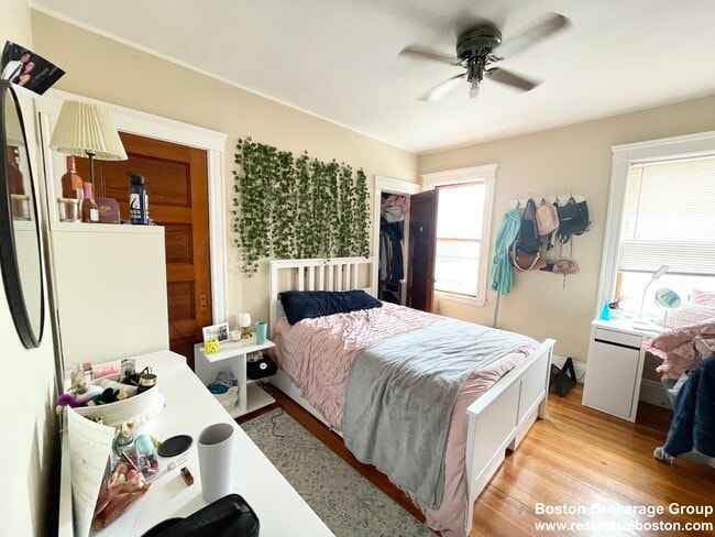 Photo - 18 Romsey St Unit 3