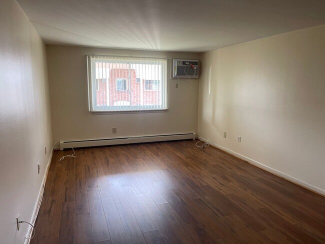 Photo - Lancer Court Apartments