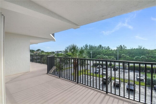 10044 S Ocean Dr Unidad 401