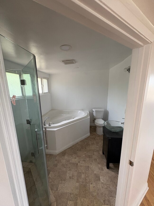 Baño - 1400 San Remo Dr Unidad 1404 San Remo Drive