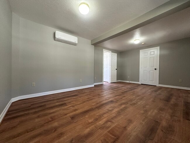 Photo - 13868 Cedar Hill Rd