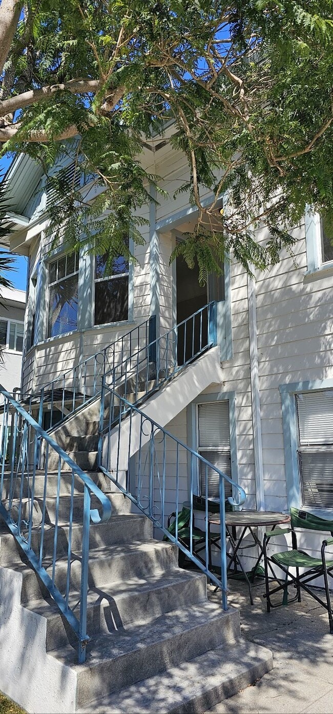 Building Photo - Enchanting & Sunlit Upstairs Unit A Rental