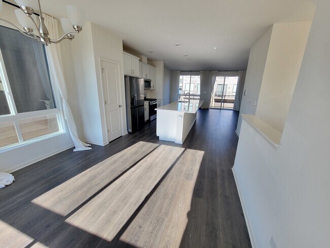 Photo - 1270 Lakepointe Dr