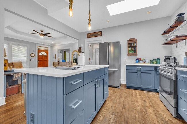 1876 DeKalb Ave NE