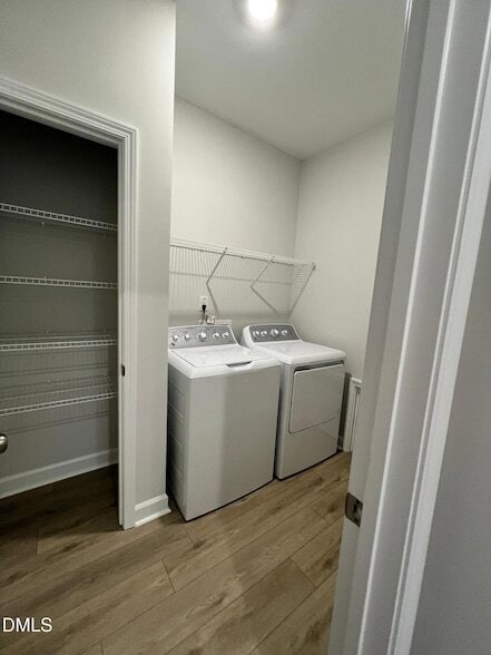 Photo - 404 White Oak Gdn Wy