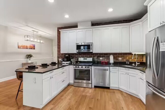 Photo - 3935 S Wells St Unit #1