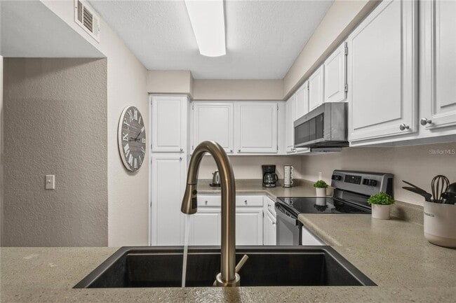 Photo - 13917 Fairway Island Dr Unit 922