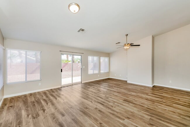 Photo - 1604 Watercreek Dr