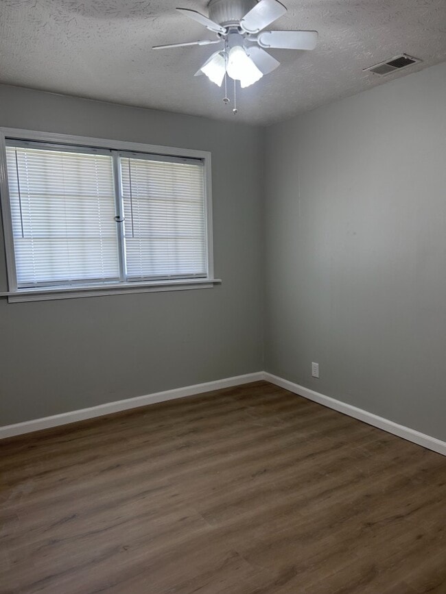 Photo - 1517 Highpoint Ave