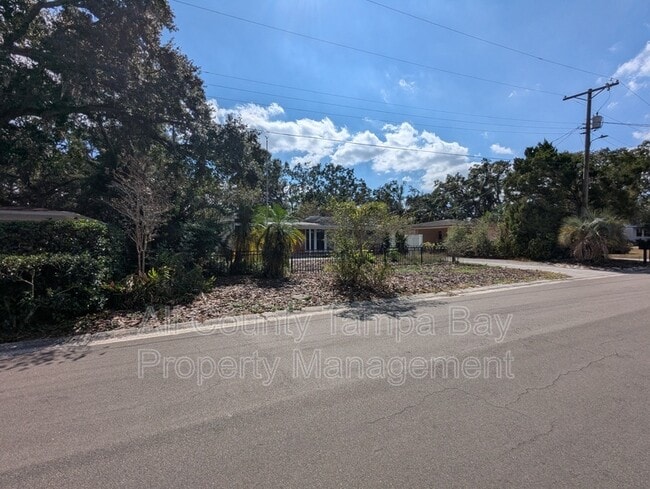 Photo - 213 Linda Ave