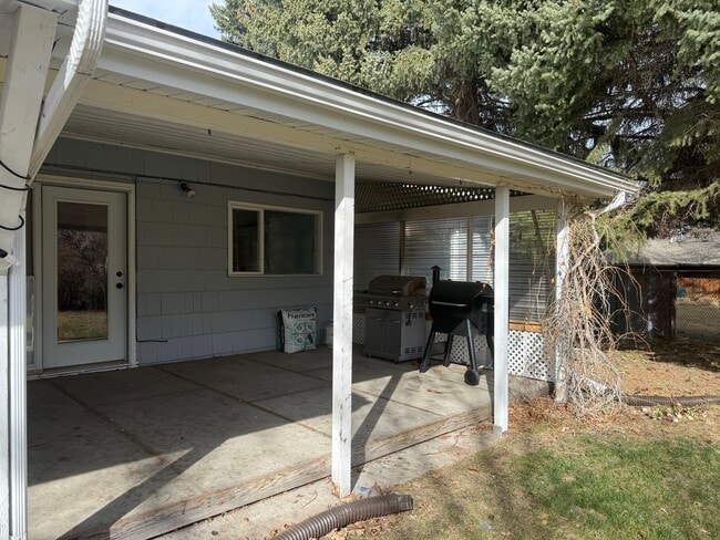 Photo - 704 N 17th Ave