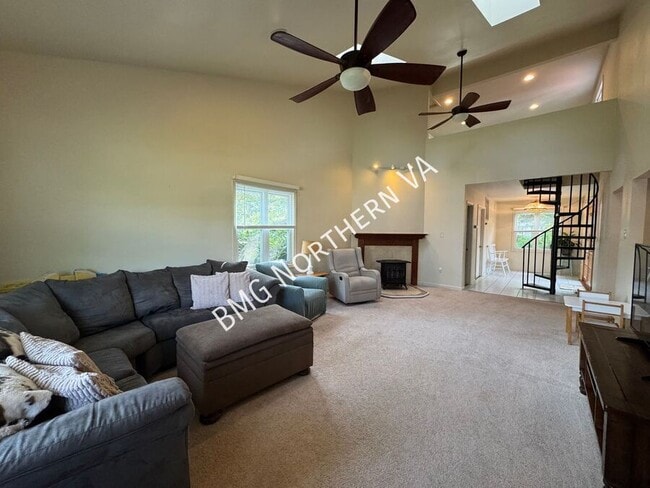 Photo - 8903 Tudor Ln
