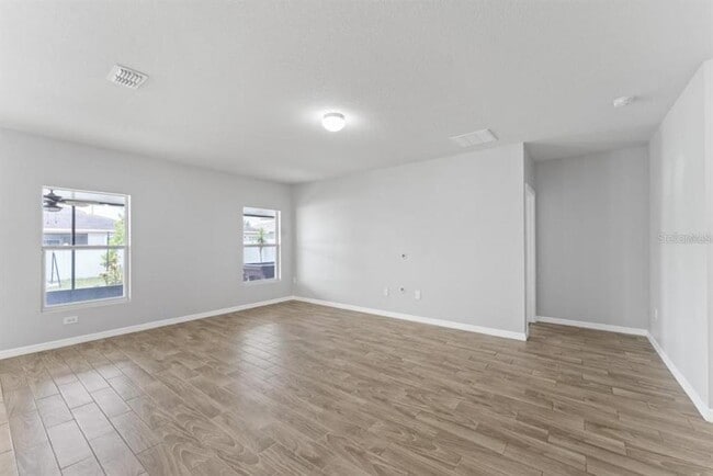 Photo - 237 Tanager St