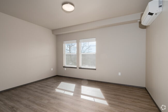 1BR, 1BA - 841SF