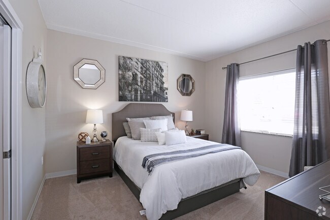 1BR, 1BA - Saratoga