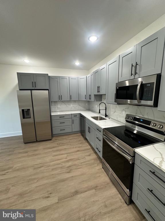 Photo - 2331 E York St