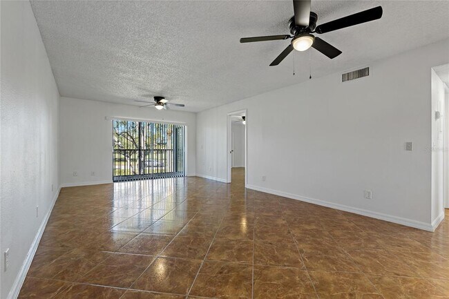 Photo - 122 E Cypress Ct Unidad 122