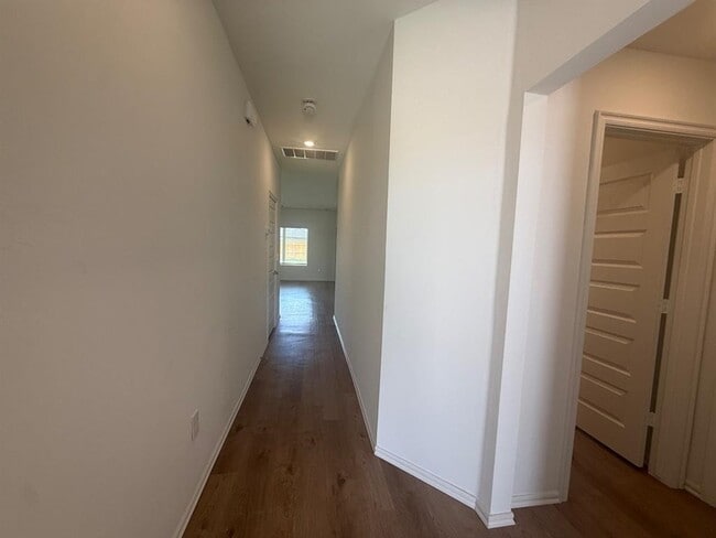 Photo - 16213 Maroon Dr