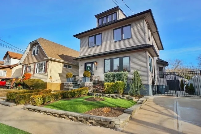 Photo - 137 Bryant Ave