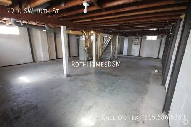 Building Photo - 7910 SW 10th St Rental