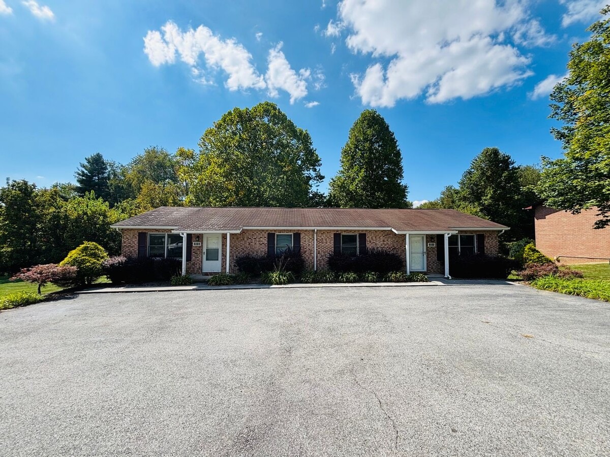 Photo - 1514-1516 Sandy Circle