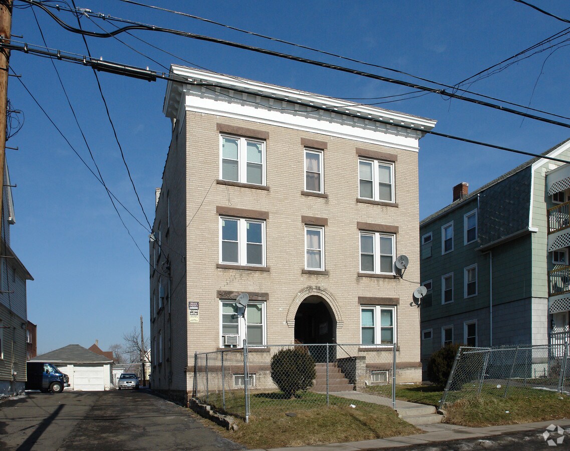 Photo - 66 Standish St