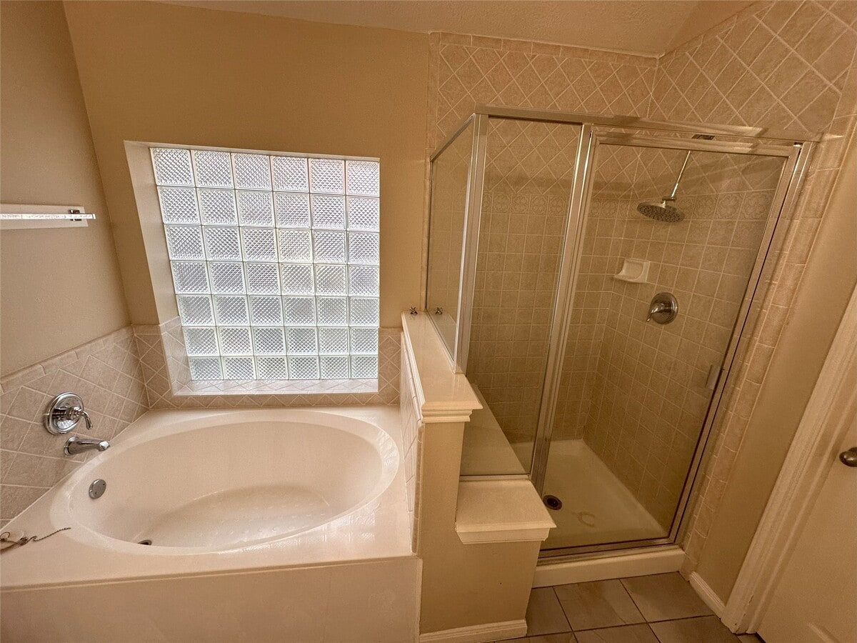 Photo - 3734 Paigewood Dr