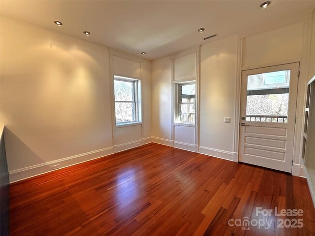 Photo - 130 Biltmore Ave Unidad 130A