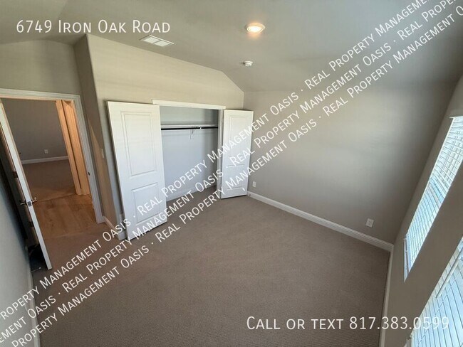 Photo - 6749 Iron Oak Rd