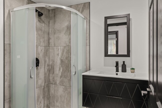 10773 Ashton Ave Unit Single Room - 6