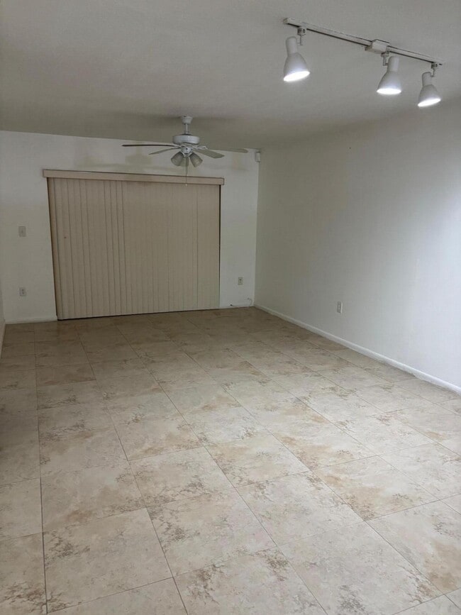 Photo - 9959 Nob Hill Pl Unidad 9959