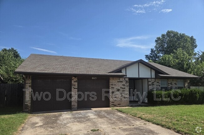 Building Photo - 663 W Perry Dr Rental