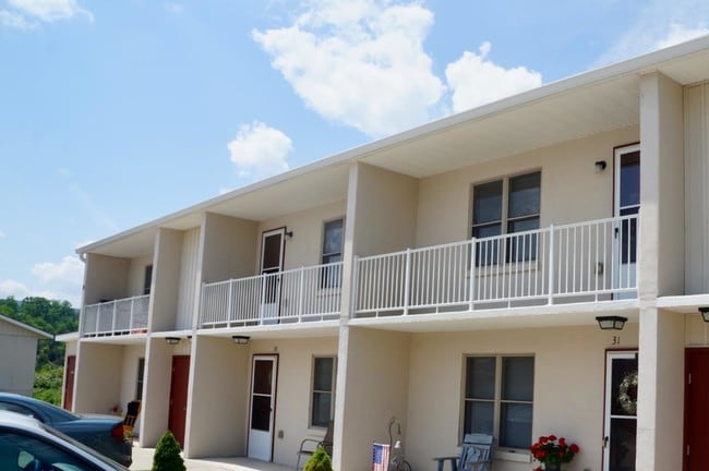 Stoney Creek - Stoney Creek Apartments