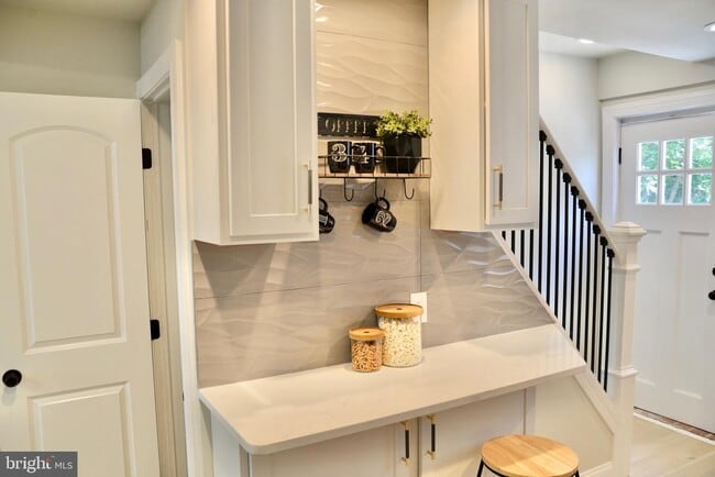 Building Photo - 1117 W Lombard St Rental