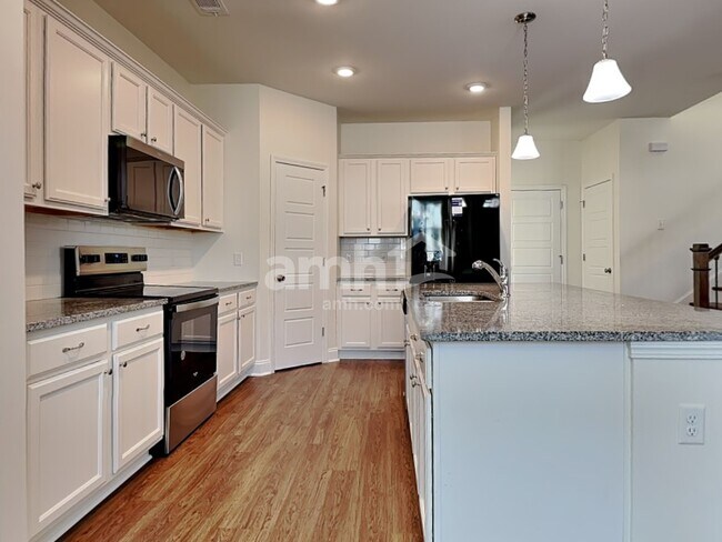 Photo - 508 Flat Rock Trace