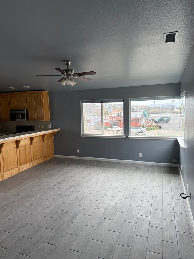 Photo - 2716 Main St