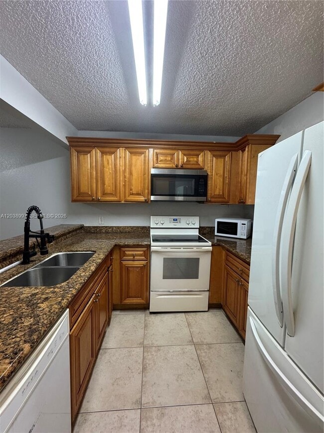 Photo - 1465 Lake Crystal Dr Unit A