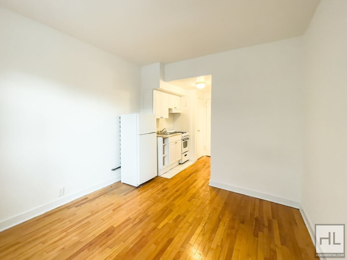 Photo - East 61 Street Unit 2F