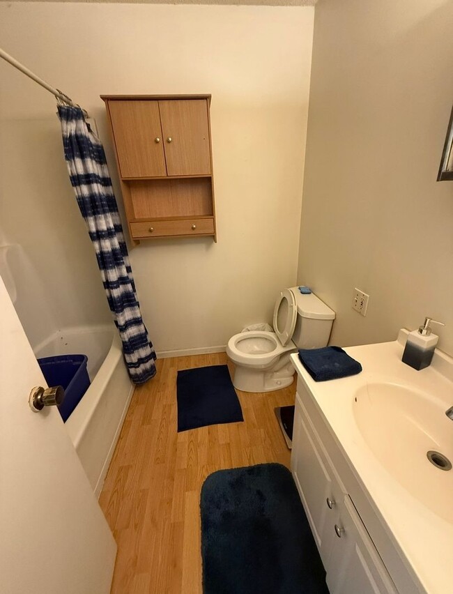 Photo - 4460 Hillcrest Dr Unidad B