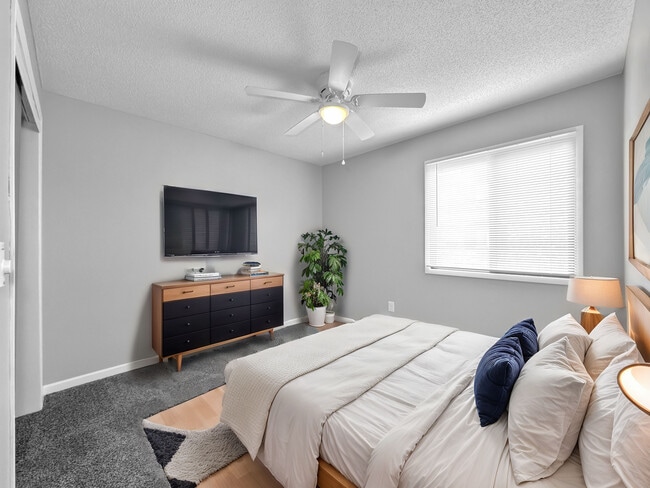 Renovated Bedroom - Eastwood on Grand