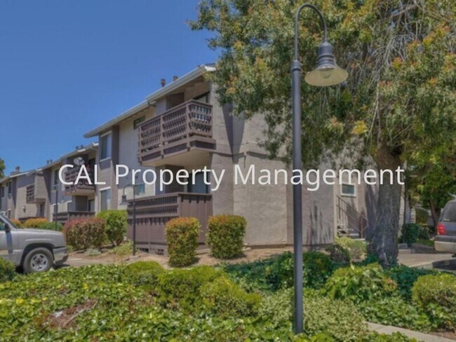 Photo - 2 bedroom 2 bathroom condo in North! Unidad L