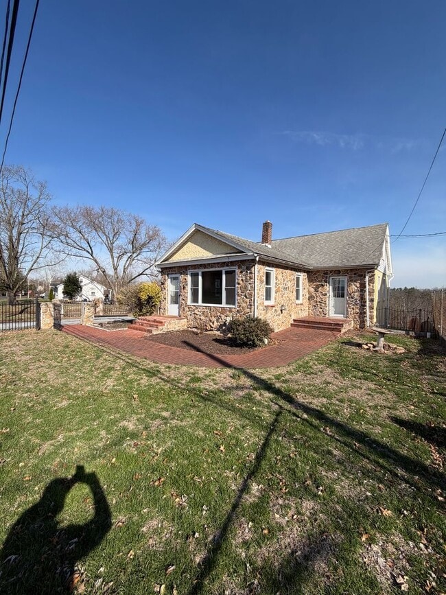 Photo - 35 Benjamin Franklin Hwy