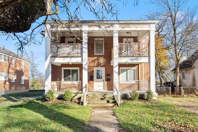 Building Photo - 2112 Catalpa Dr Unit 2