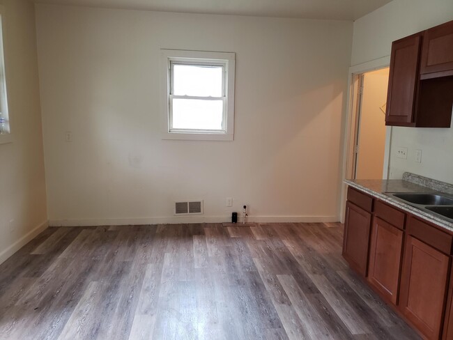Photo - 1617 Hamilton St