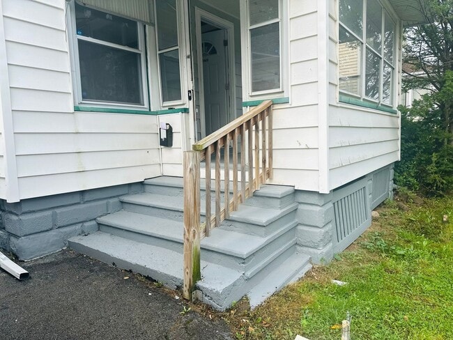 Photo - DREAM LOCATION !! LOOKS LIKE PRIVET ROAD !!!