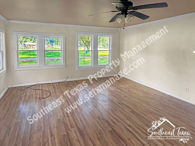 Photo - 806 N Broadway